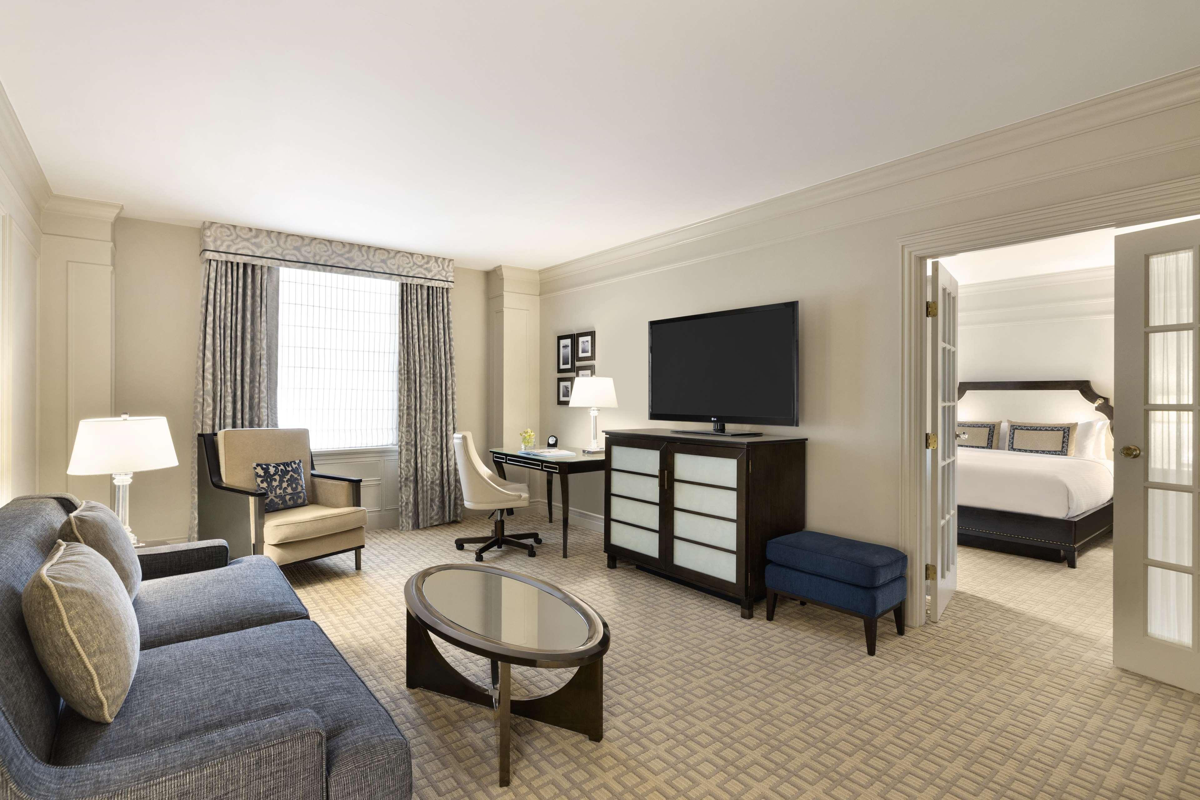 Fairmont Hotel Vancouver Exterior photo A suite at the Waldorf Astoria Washington DC